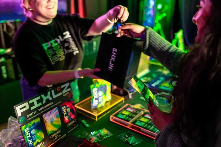 Pixlz — image 2 of 7